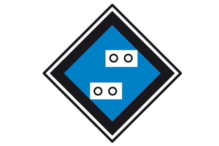 ЗНАК «ПОДГОТОВИТЬСЯ К ОПУСКАНИЮ ТОКОПРИЕМНИКА»