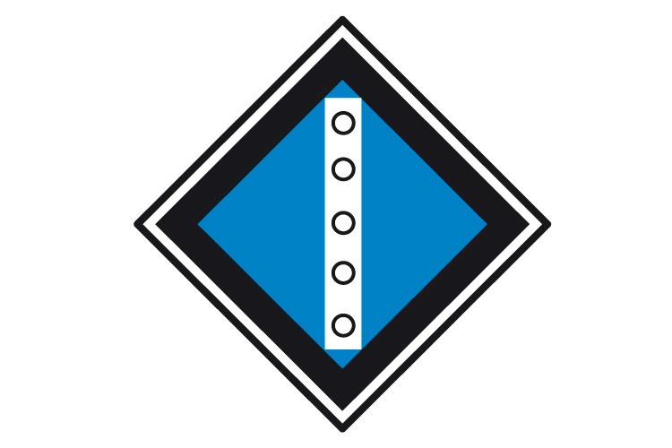 ЗНАК «ПОДНЯТЬ ТОКОПРИЕМНИК»
